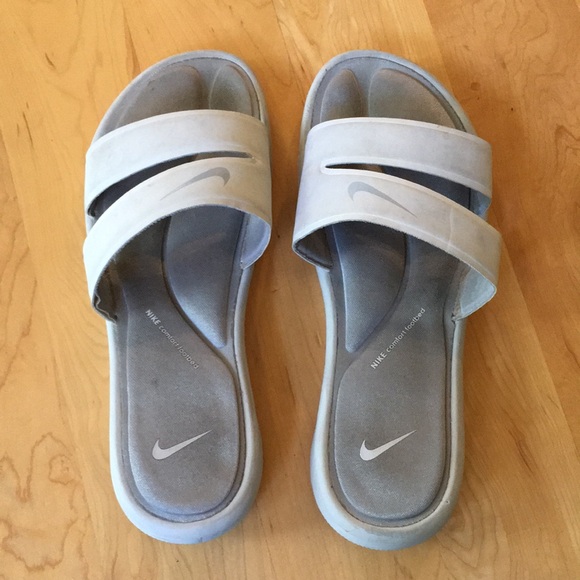 NIKE | Slide Sandals - Picture 4 of 10